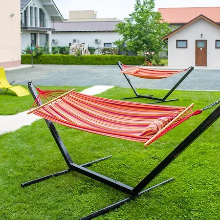 Yna Guest house Navodari