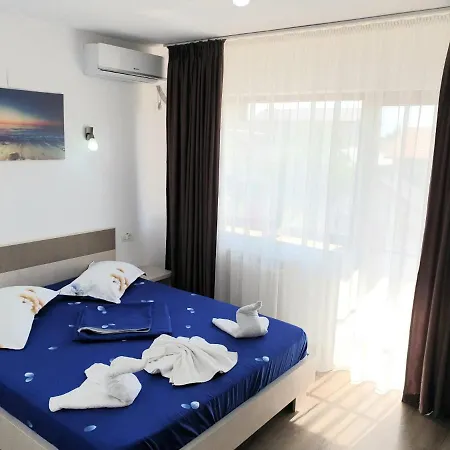 Yna Guest house Navodari