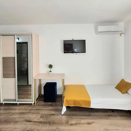 Yna Guest house 3*
