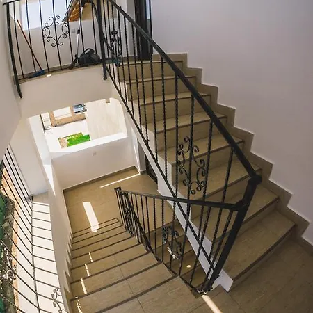 Yna Guest house 3*